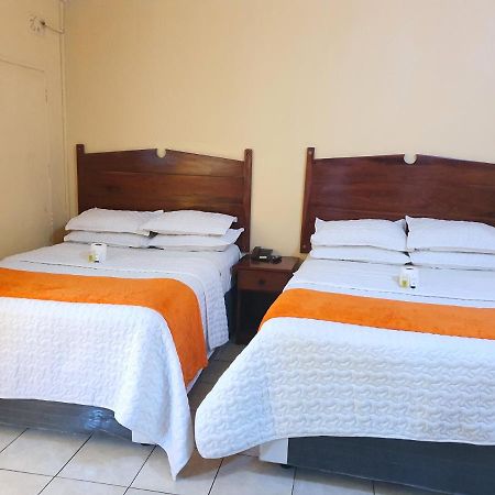 The Palace Guest House Harare Bagian luar foto