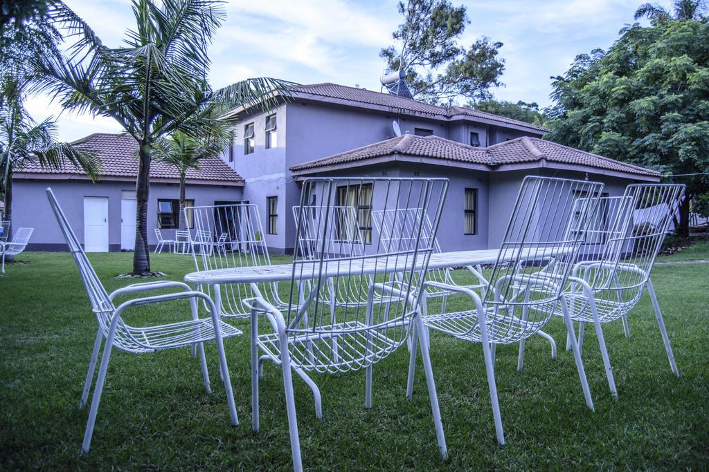 The Palace Guest House Harare Bagian luar foto
