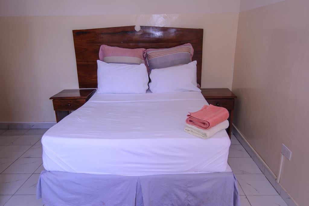 The Palace Guest House Harare Bagian luar foto