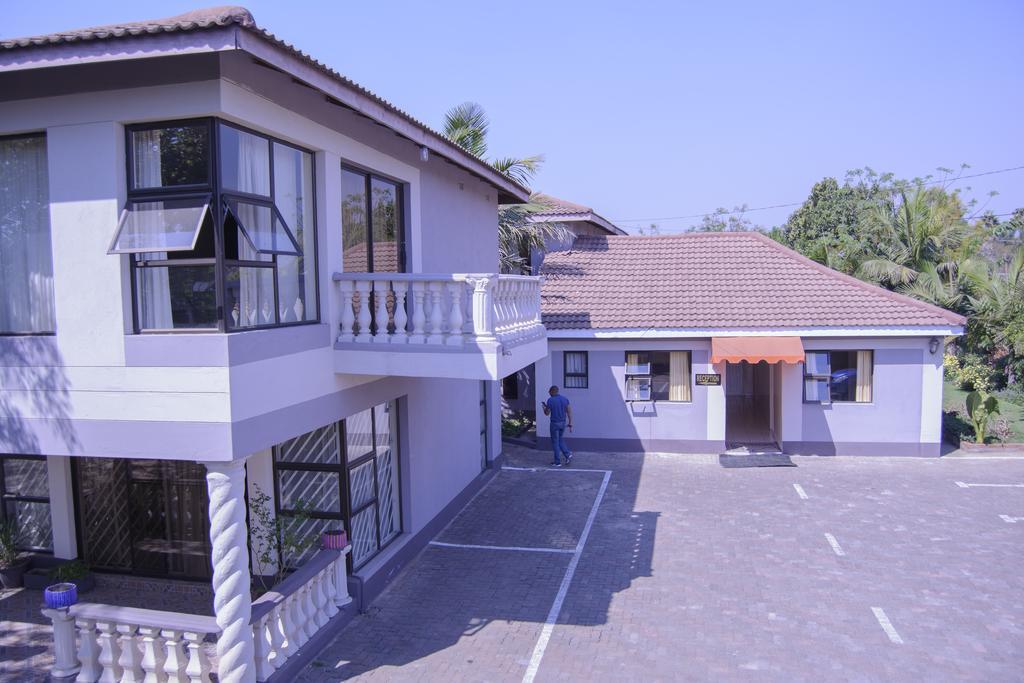 The Palace Guest House Harare Bagian luar foto