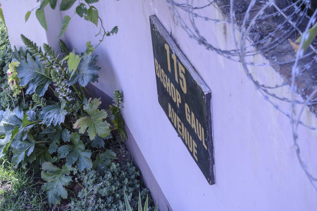 The Palace Guest House Harare Bagian luar foto