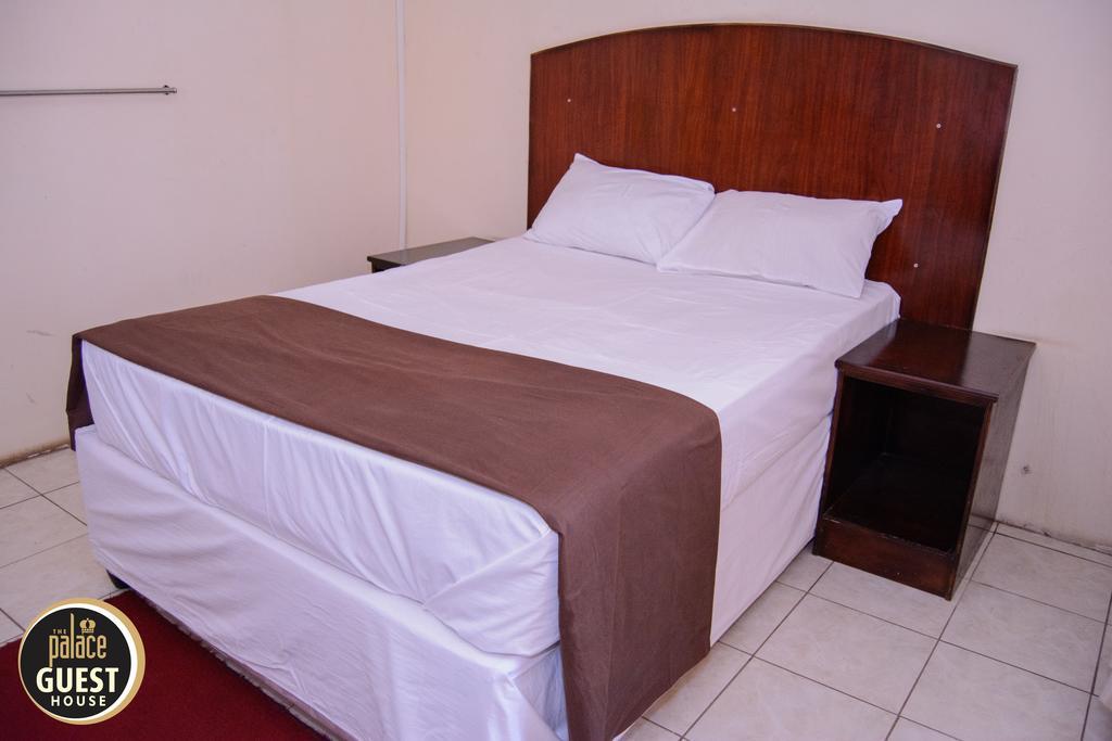 The Palace Guest House Harare Bagian luar foto