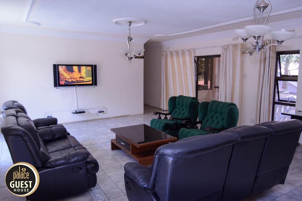 The Palace Guest House Harare Bagian luar foto