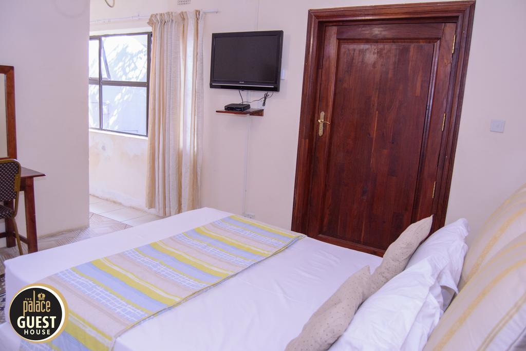 The Palace Guest House Harare Bagian luar foto